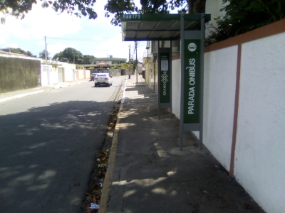 Parada de Ã´nibus foi restaurada (Antes e Depois)