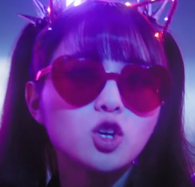 As japonesas do Babymetal se soltaram no clipe novo.