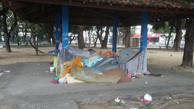 Mais outra praça entregue às baratas