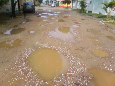 Rua pede socorro mais uma vez Ã  prefeitura