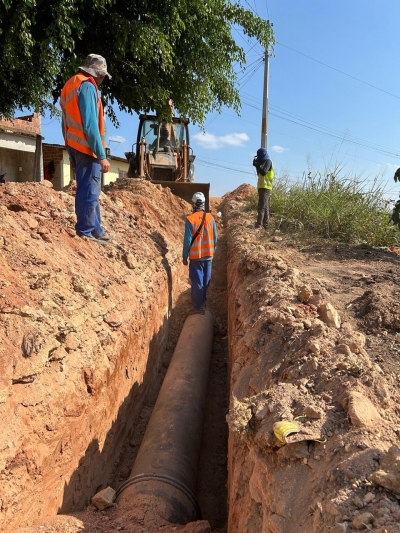 Obra em Adutora